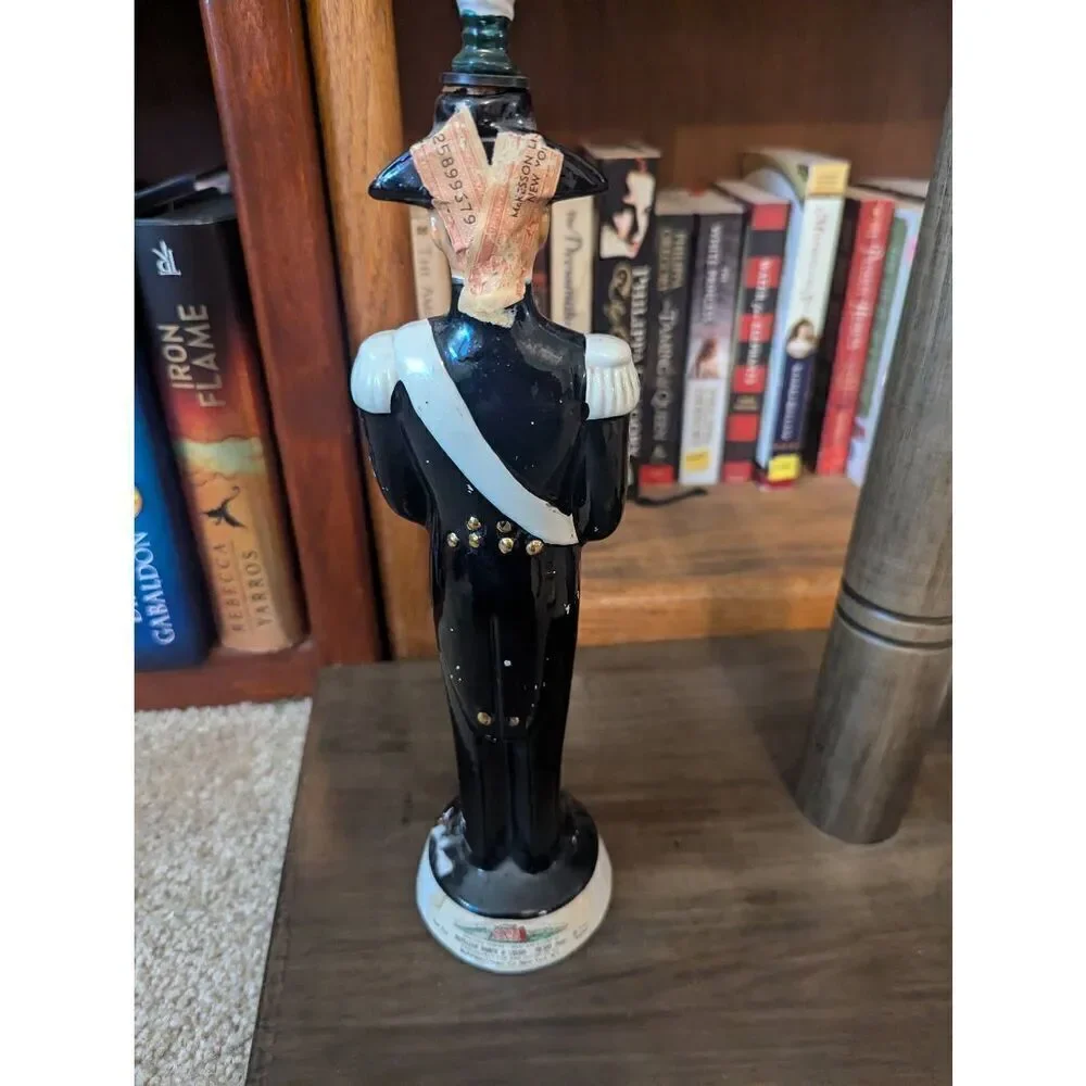 Vintage  1960s CORANETTI ITALY Liquore Galliano Napolean Soldier  Decanter 18